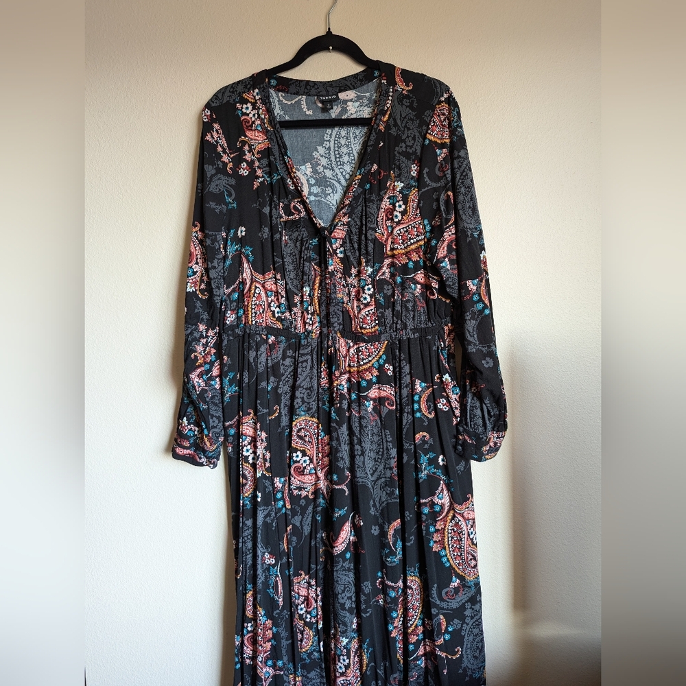 Torrid Black and Pink Paisley Dress Size 2X